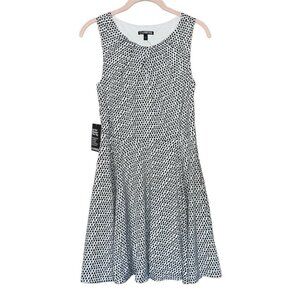 NWT Express Fit and Flare Mini Dress Black & White Geometric Sz 4 Keyhole Front